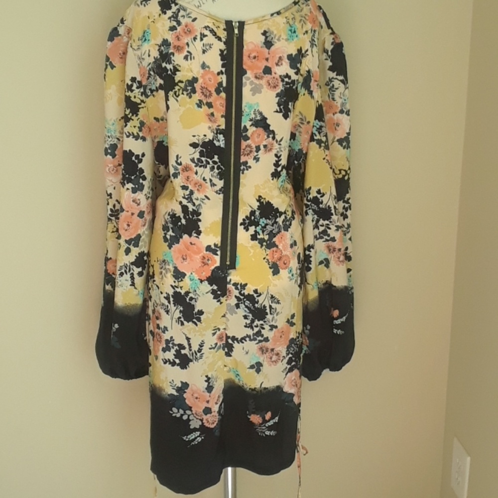 Dress - Picture 4 of 5